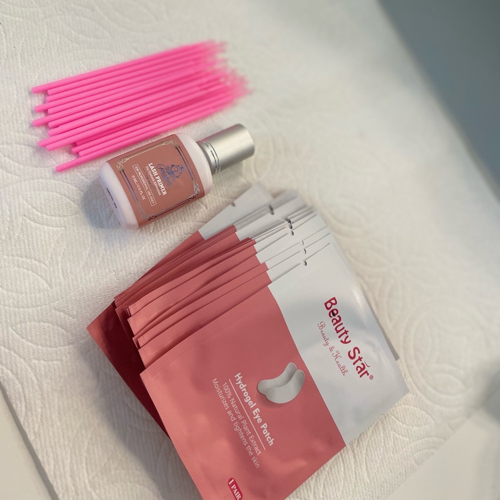 Lash extensions supplies